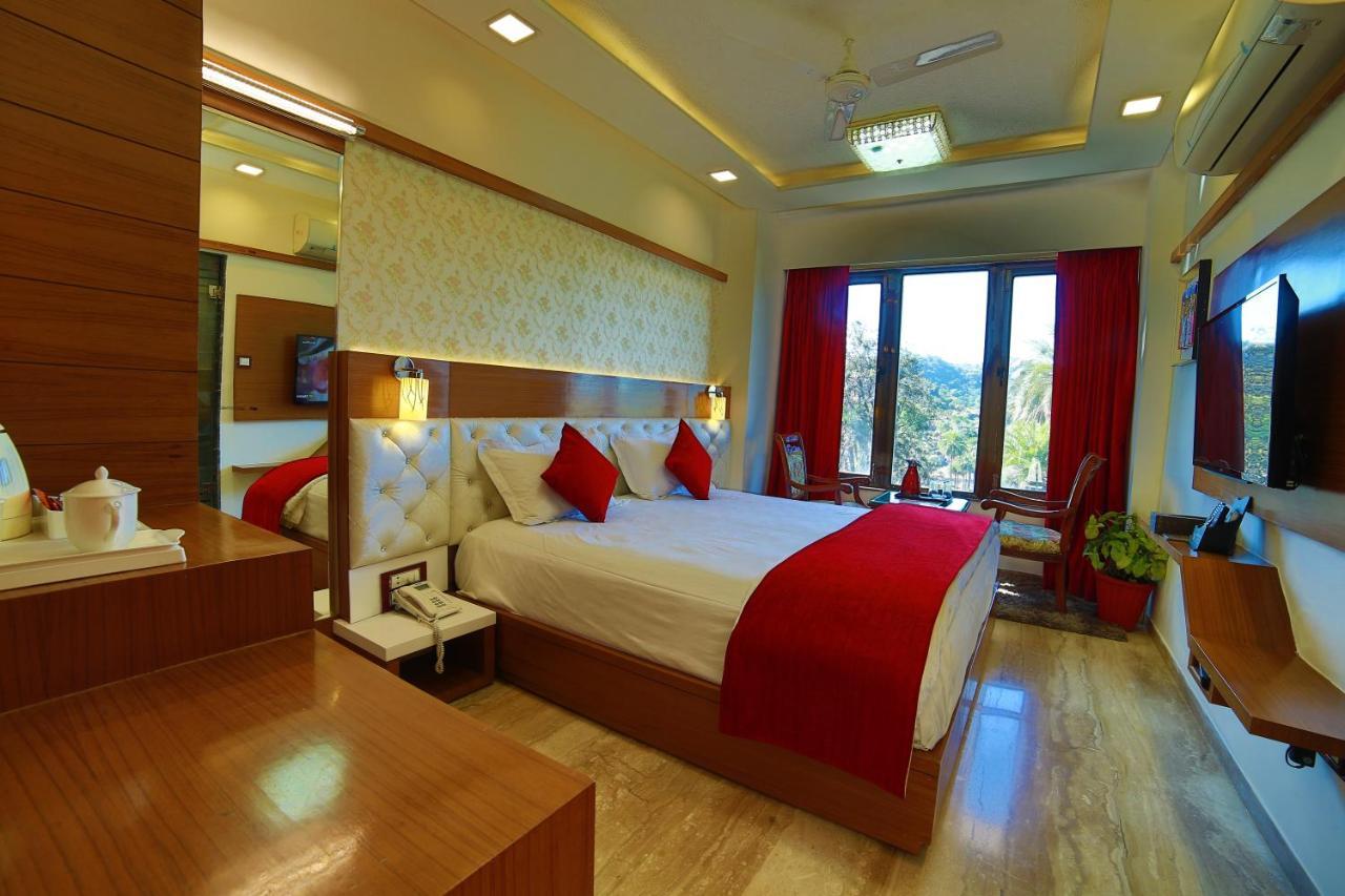 Hotel Sheratone Monte Abu Exterior foto