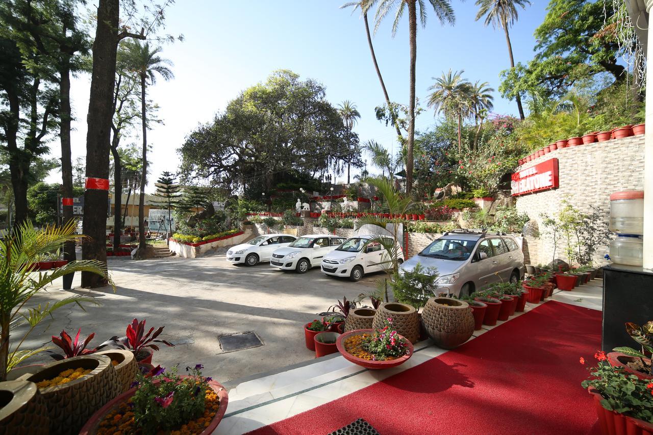 Hotel Sheratone Monte Abu Exterior foto